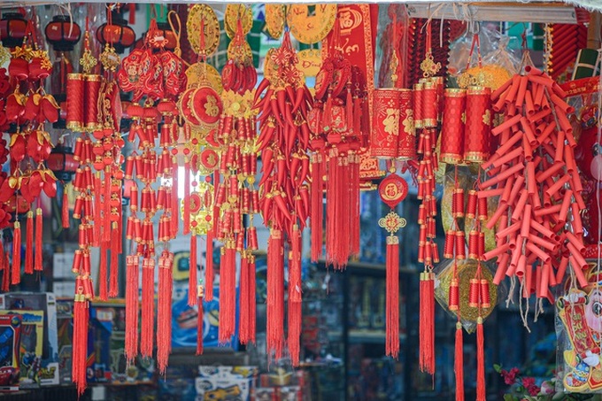 Hanoi street full of Tet colours - 1 Hanoi street full of Tet colours - 1