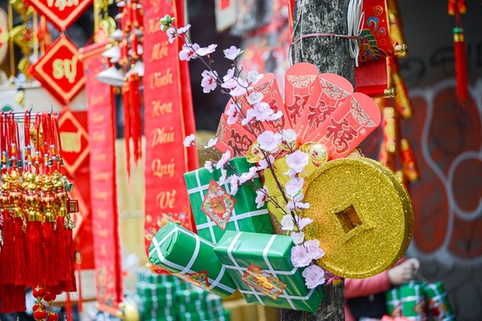 Hanoi street full of Tet colours - 4 Hanoi street full of Tet colours - 4