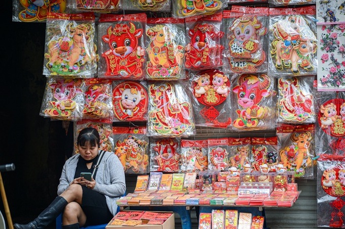 Hanoi street full of Tet colours - 2 Hanoi street full of Tet colours - 2