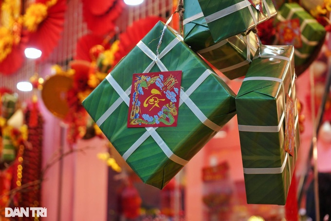 Hanoi streets colourful ahead of Tet - 3 Hanoi streets colourful ahead of Tet - 3