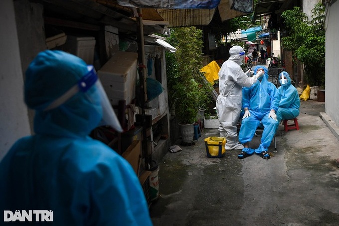 Hanoi continues facing rise in Covid-19 cases - 1