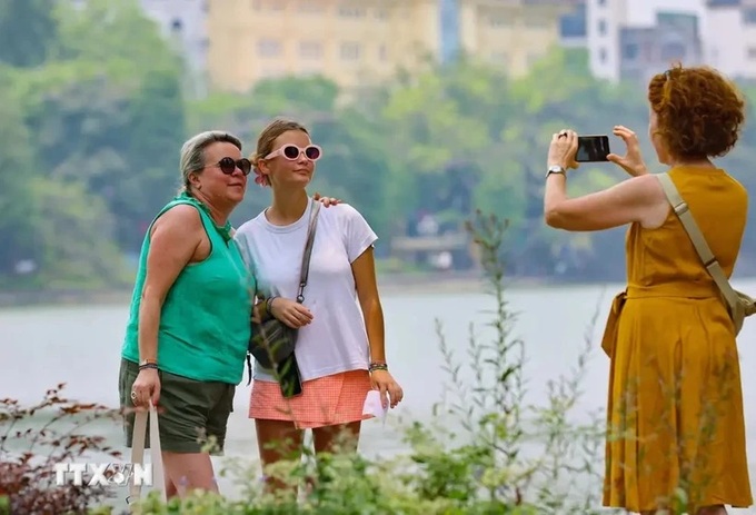 Vietnam welcomes over 8.8 million foreign tourists in six months - 1 Vietnam welcomes over 8.8 million foreign tourists in six months - 1