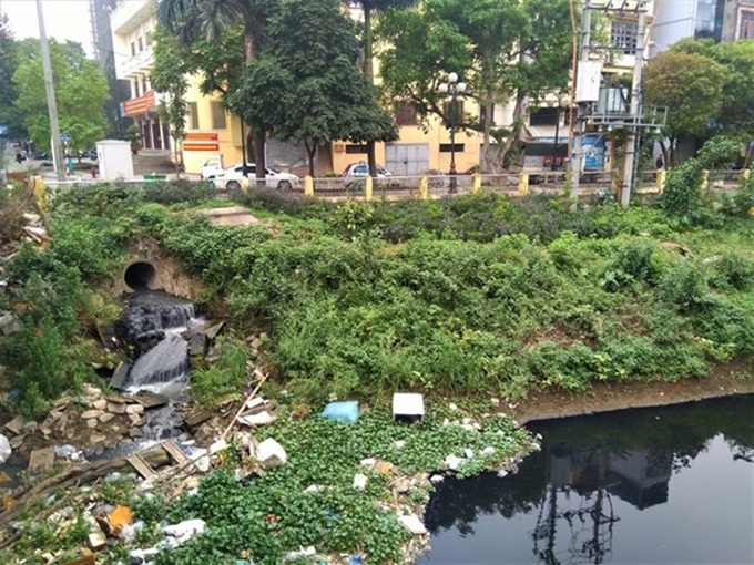 Hanoi's river water remains polluted - 1 Hanoi's river water remains polluted - 1