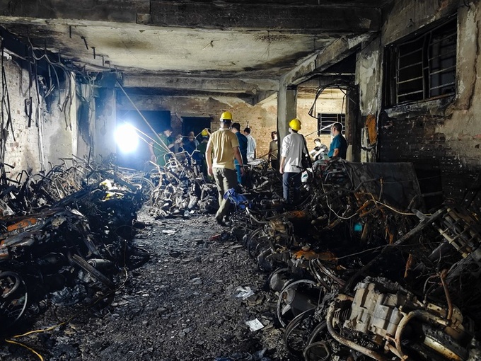 Nearly VND27 billion donated to Hanoi apartment fire - 1 Nearly VND27 billion donated to Hanoi apartment fire - 1