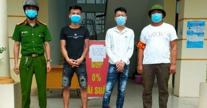 Four quarantined Chinese experts found going to work - 1