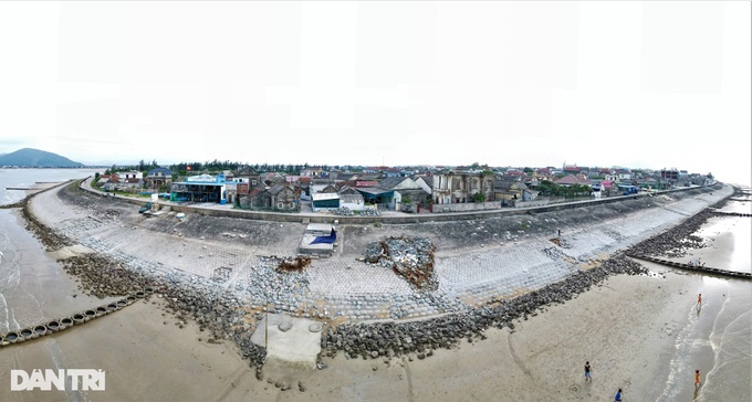 Sea dyke in Ha Tinh faces severe erosion - 6 Sea dyke in Ha Tinh faces severe erosion - 6