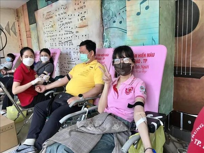 Blood donation drive launched to mark 45th anniversary of Vietnam-Thailand diplomatic ties - 1