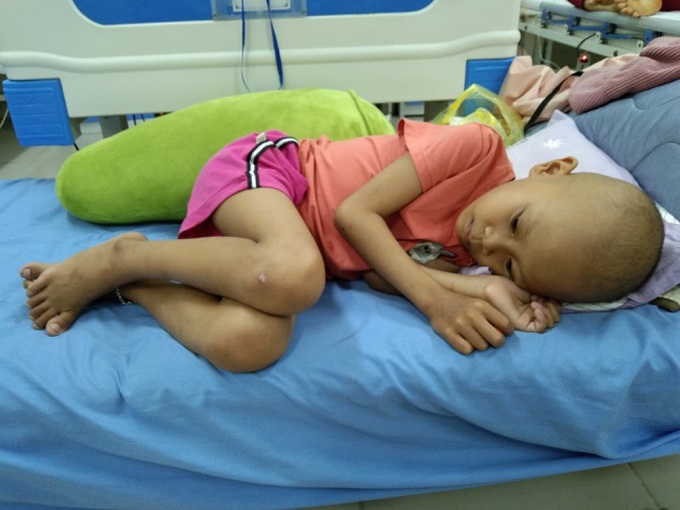 Poor couple seeking help to save ailing daughter - 2 Poor couple seeking help to save ailing daughter - 2