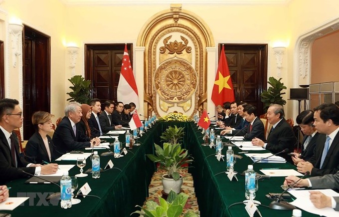 Vietnamese, Singaporean Deputy PMs hold talks - 1