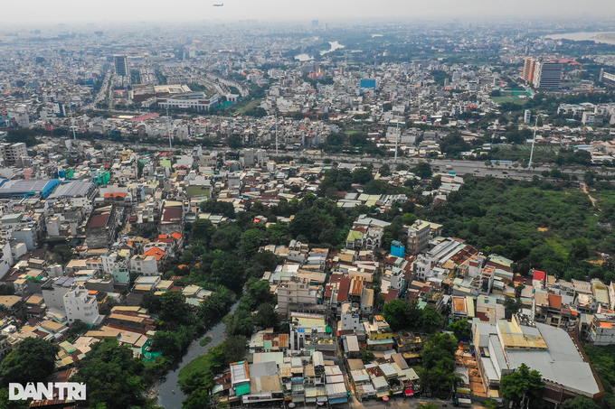 HCM City canal awaits two-decade late upgrade - 9
