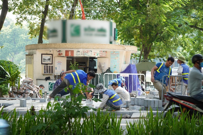 Facelift for Hoan Kiem Lake nears completion - 1 Facelift for Hoan Kiem Lake nears completion - 1