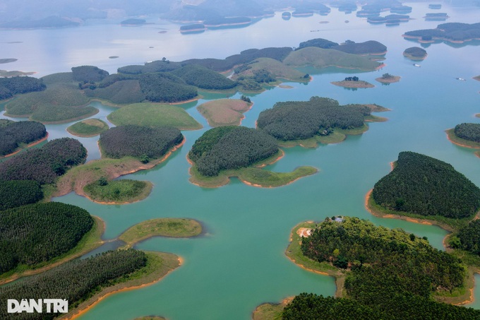 Charming beauty of Thac Ba Lake - 2