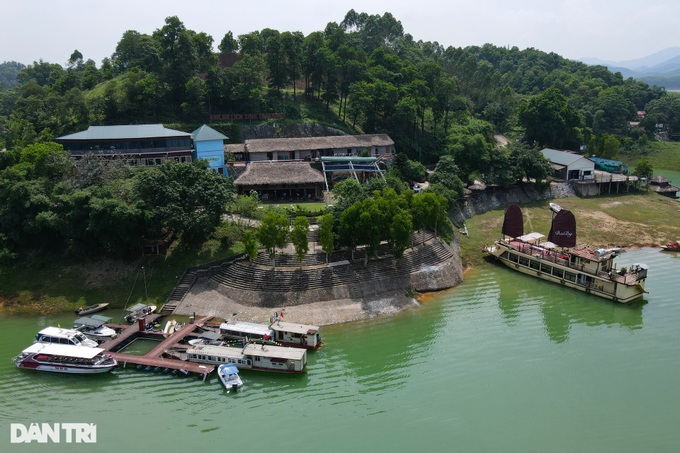 Charming beauty of Thac Ba Lake - 7