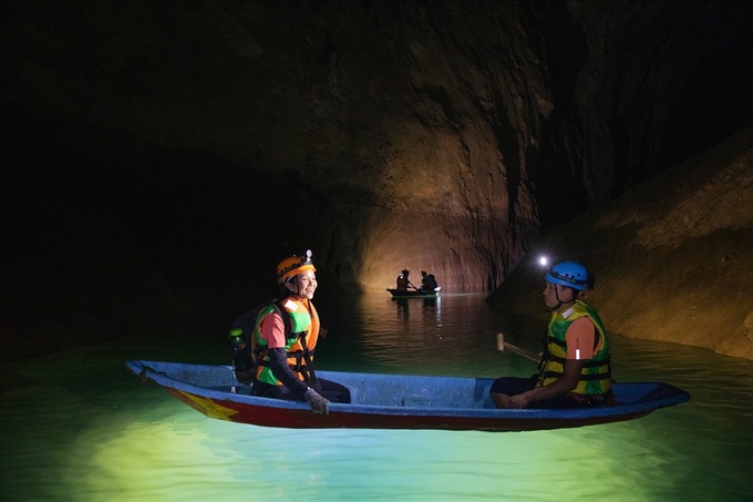 Miss Vietnam 2018 H'Hen Nie explores Son Doong Cave - 4