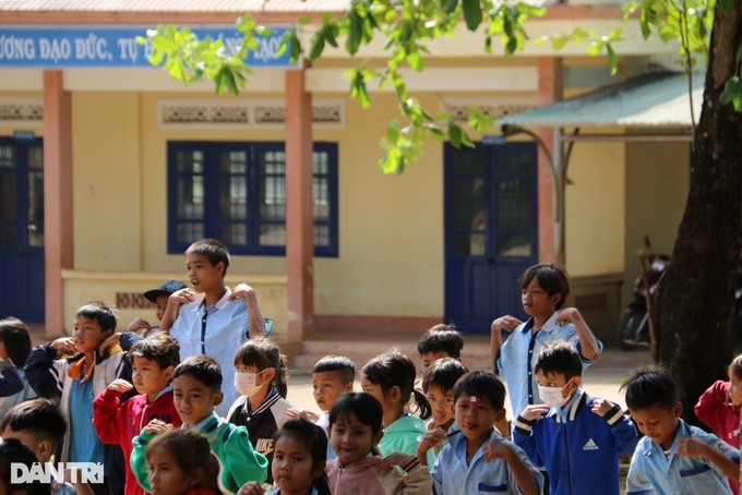 Two Dak Nong brothers receive over VND2 billion in public donations - 2 Two Dak Nong brothers receive over VND2 billion in public donations - 2