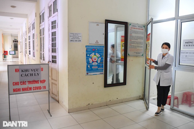 Hanoi students return to school after online study exile - 6 Hanoi students return to school after online study exile - 6