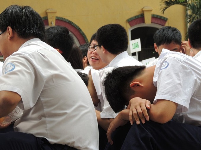 Nearly a third of HCM City students face stress - 1