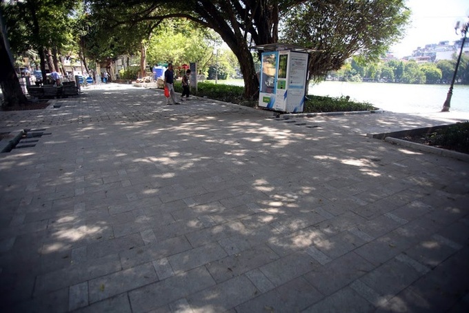 Hoan Kiem Lake path upgrade nears completion - 5