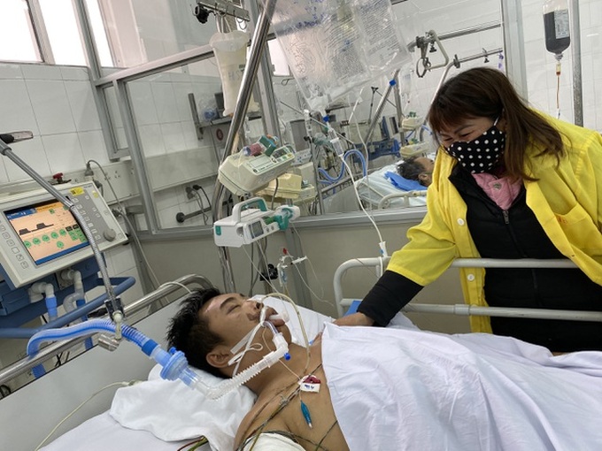 Volunteer in life-and-death situation after traffic accident - 1 Volunteer in life-and-death situation after traffic accident - 1