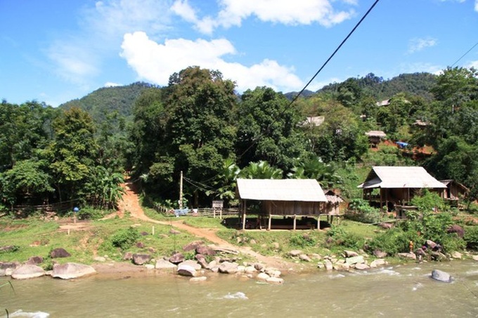Nghe An villagers call for help to build a bridge - 1