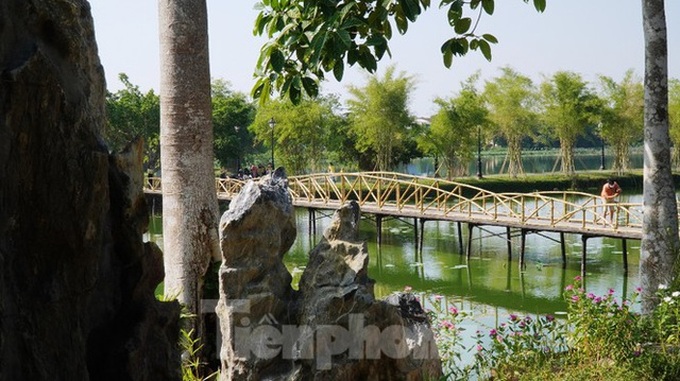 Free entry to famous Hue lake - 2 Free entry to famous Hue lake - 2