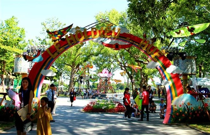 Kite festival kicks off in Thua Thien-Hue - 1