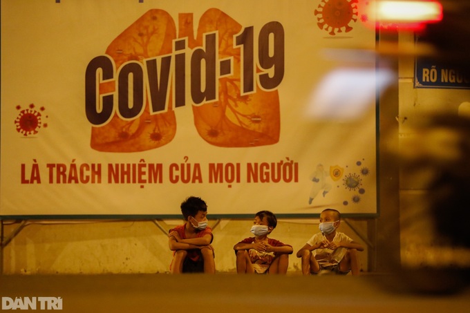 Homeless people struggle during HCM City social distancing - 7 Homeless people struggle during HCM City social distancing - 7