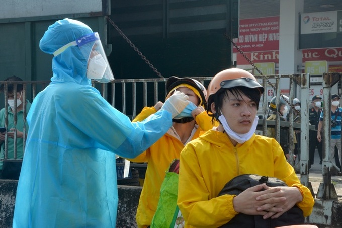 HCM City helps transport people home - 4 HCM City helps transport people home - 4