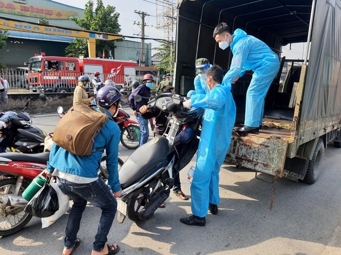 HCM City helps transport people home - 2 HCM City helps transport people home - 2