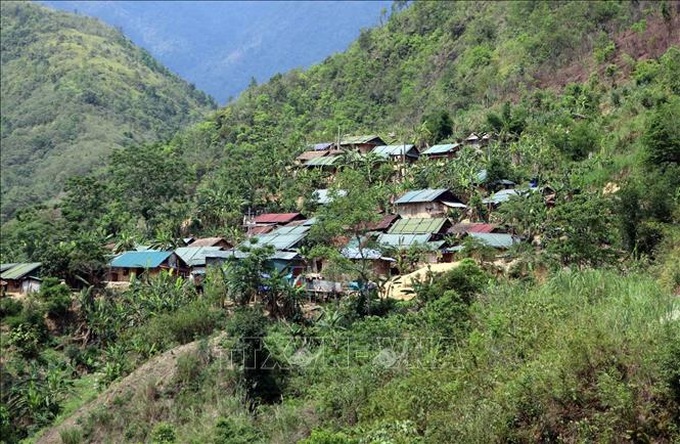 Landslides threaten hundreds of households in Lai Chau - 1