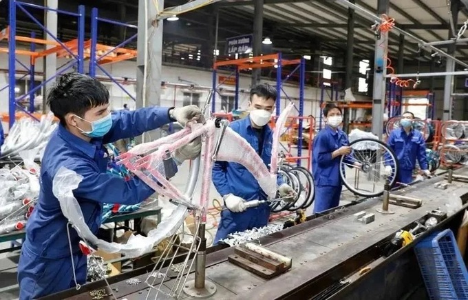 IMF projects Vietnam’s growth at nearly 6% this year - 1