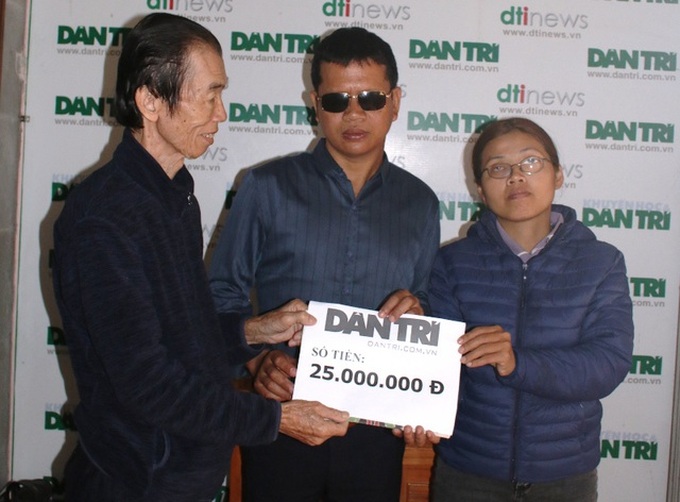 Dantri supports blind couple to carry out dream - 1 Dantri supports blind couple to carry out dream - 1