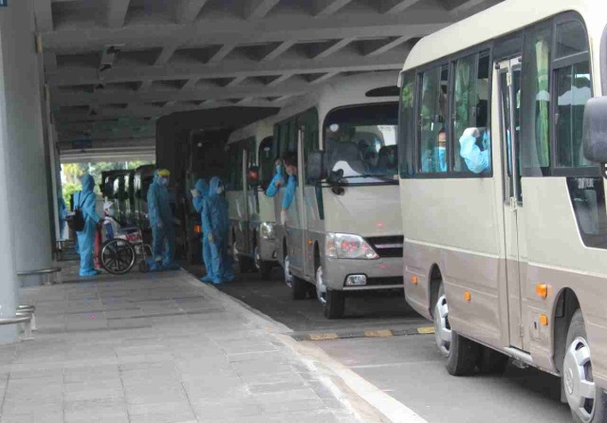 344 Vietnamese citizens brought home from Singapore - 2