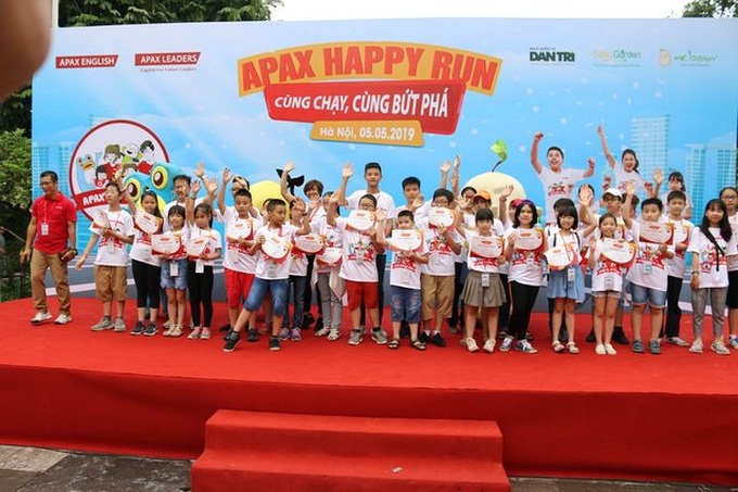 Charity run to provide new classrooms for mountainous children - 1 Charity run to provide new classrooms for mountainous children - 1