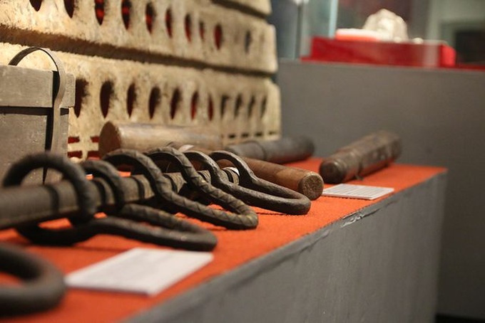 Hanoi exhibition highlights revolutionary prisoners - 9 Hanoi exhibition highlights revolutionary prisoners - 9