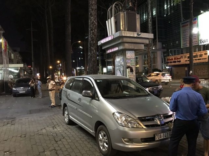 HCM City tightens control over illegal city centre parking - 4