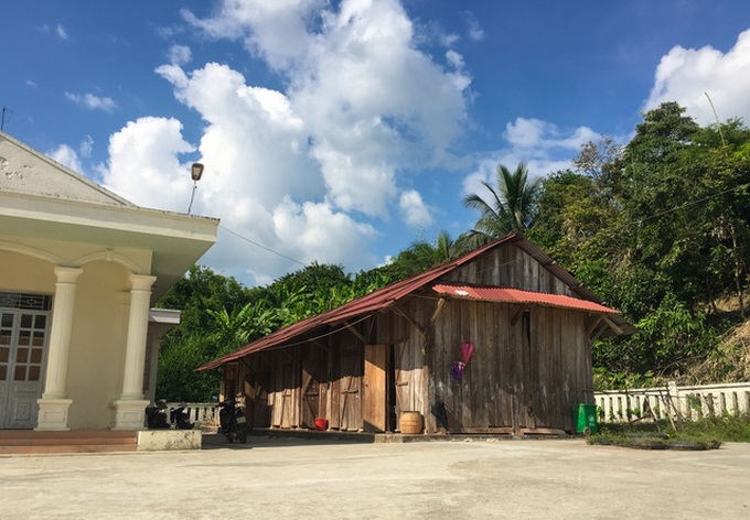 Lai Chau students struggle with leaking classrooms - 1 Lai Chau students struggle with leaking classrooms - 1