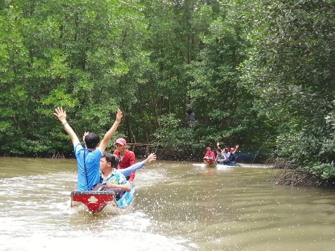 HCM City, Mekong Delta region discuss tourism co-operation - 1