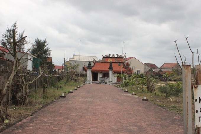Whale cemetery in Ha Tinh - 1