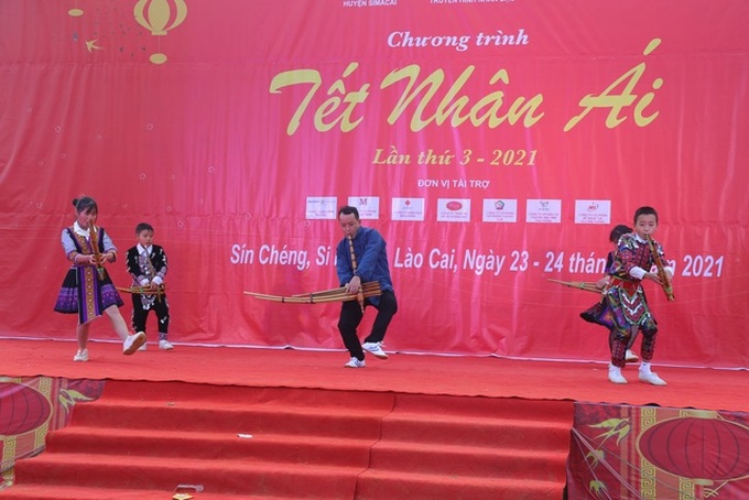 Tet Charity Programme brings warmth to ethnic groups - 3 Tet Charity Programme brings warmth to ethnic groups - 3