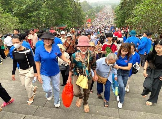 Visitors flock to Hung Kings' Temple Festival - 2