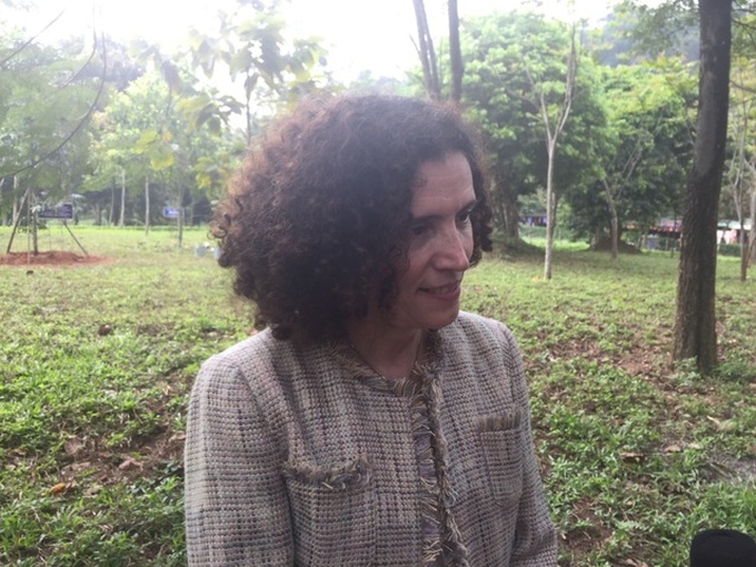 Foreign diplomats pay visit  to Hung Kings Temple - 8