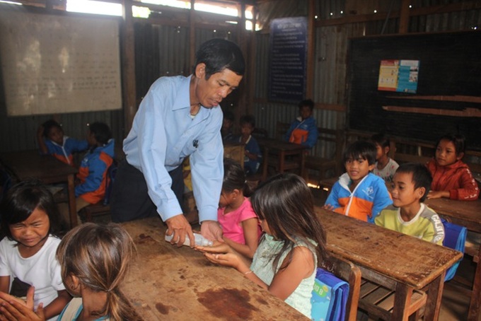 Mountainous students in Gia Lai struggling with challenges - 3