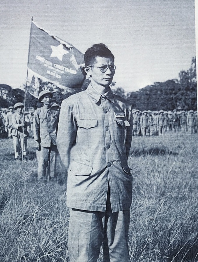 Hanoi historic flag raising ceremony 65 years ago - 4 Hanoi historic flag raising ceremony 65 years ago - 4