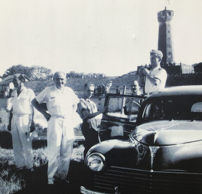 Hanoi historic flag raising ceremony 65 years ago - 3 Hanoi historic flag raising ceremony 65 years ago - 3