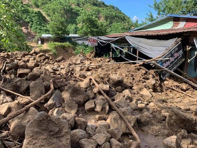 Helicopters to be used for Quang Nam landslide rescue - 1