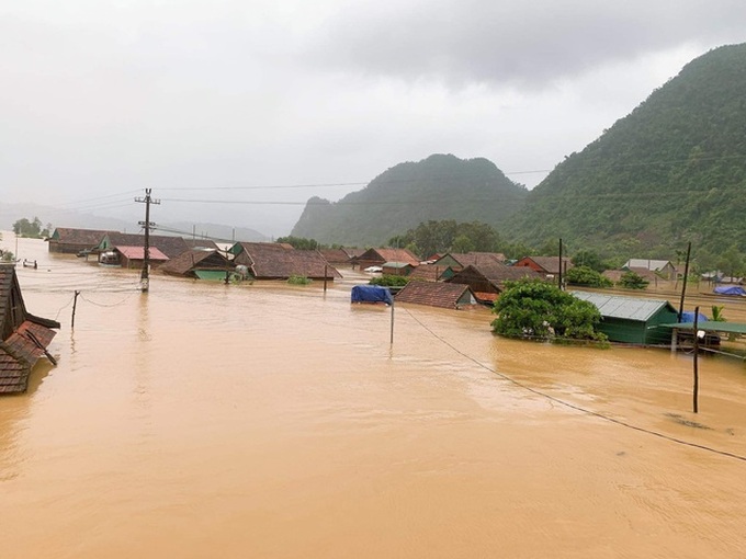 Flood waters submerge villages in central region - 2