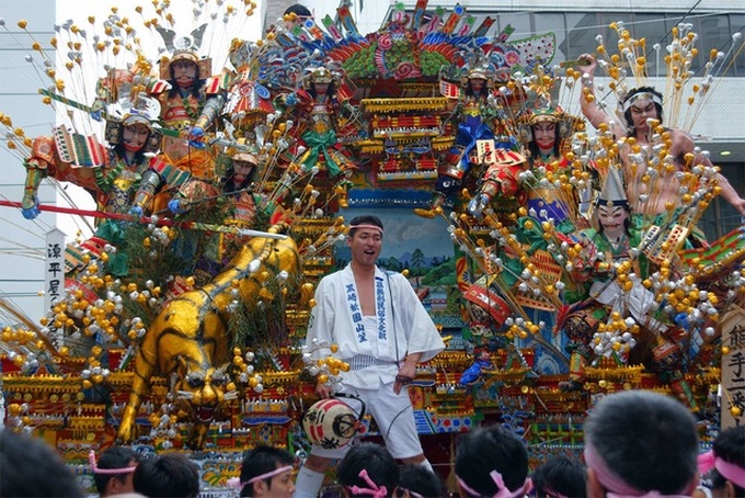 Fashion designer to introduce Vietnamese culture in Japan - 2