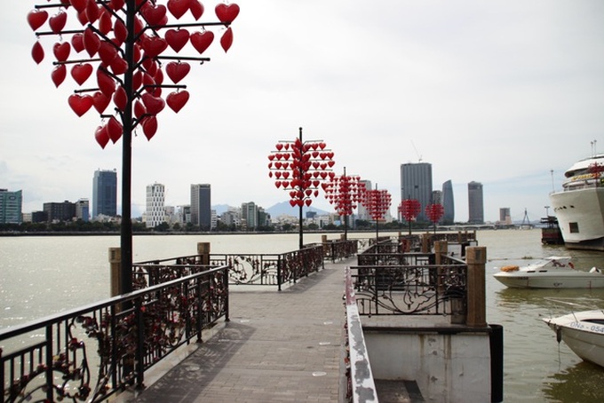 Danang streets deserted as social distancing reapplied - 3