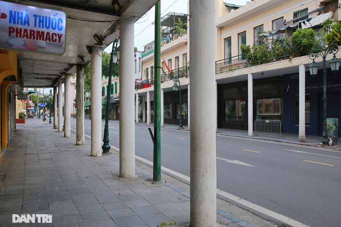 Silent Hanoi during social distancing - 5